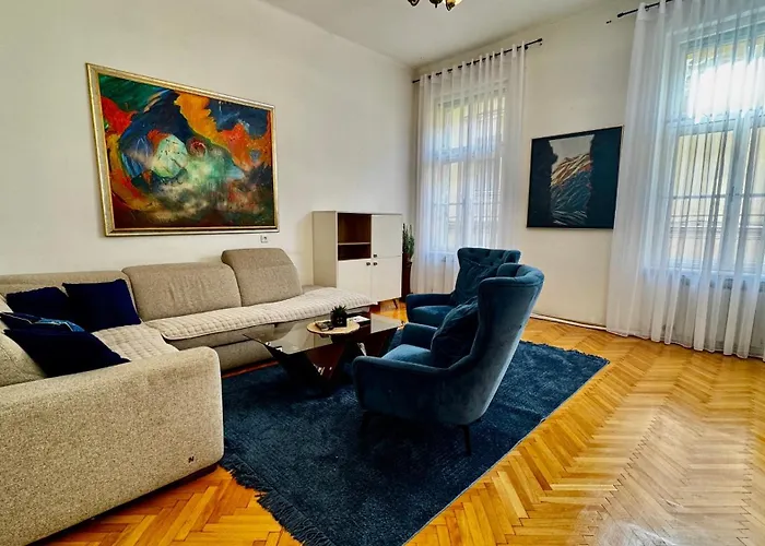 Spacious Apartment In The City Centre