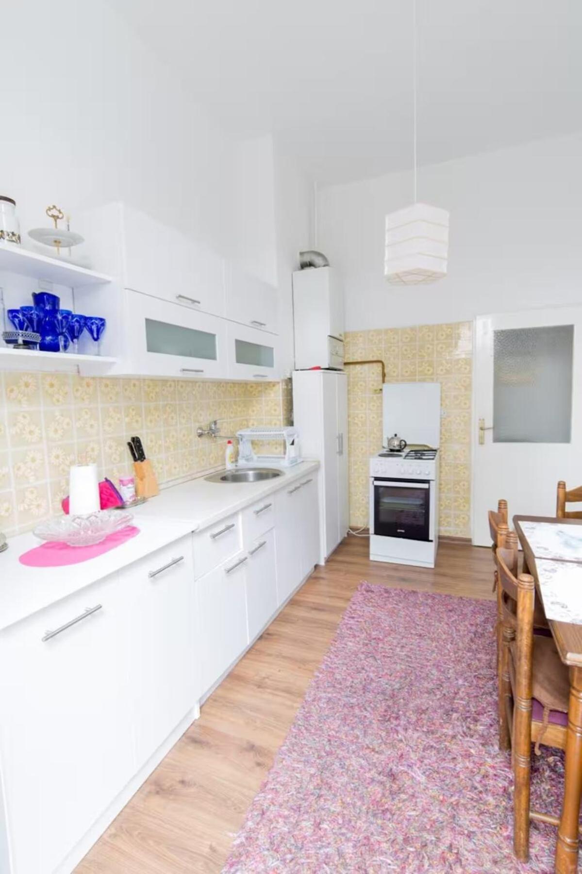 Spacious In The Centre Apartment